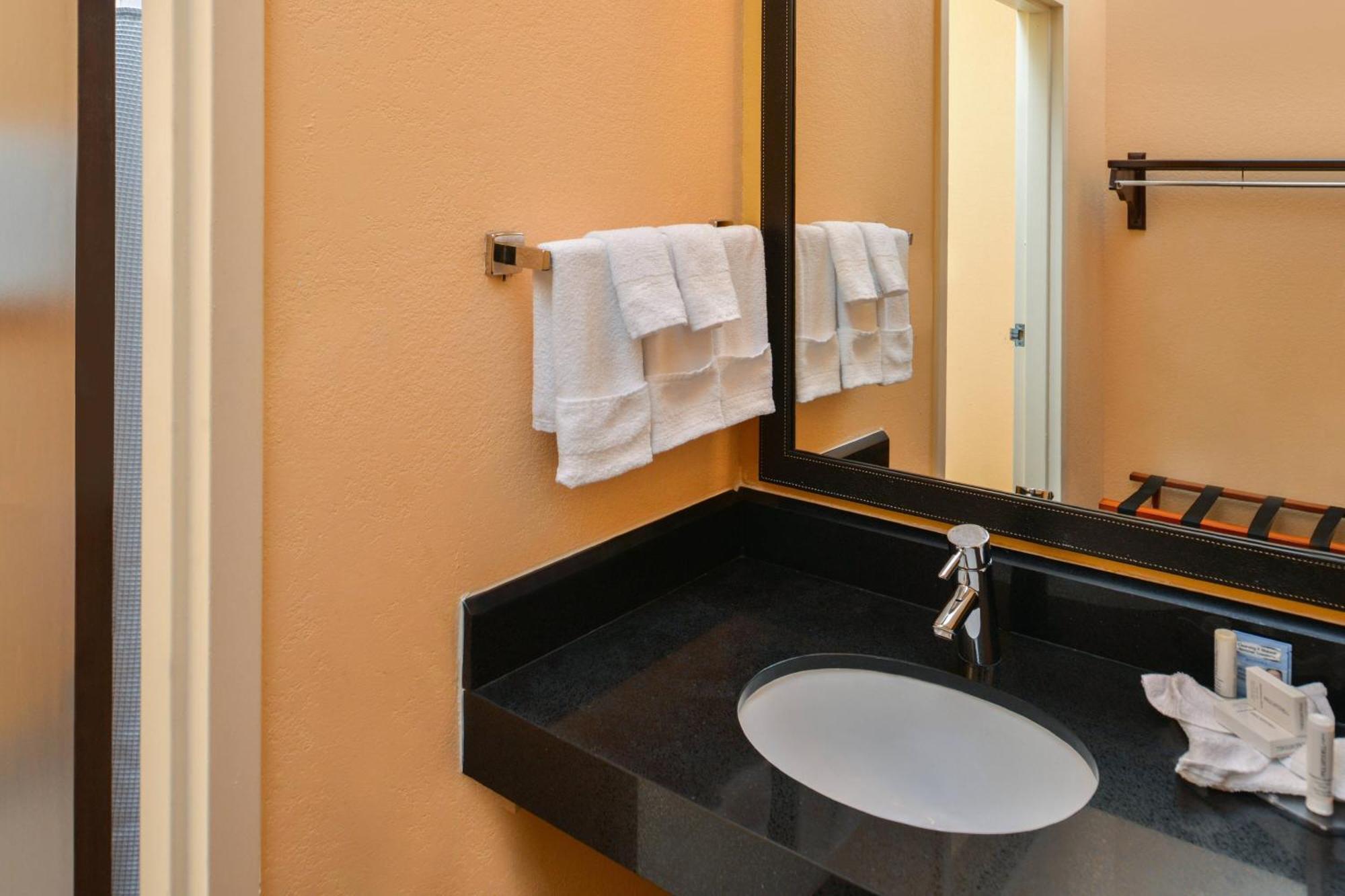 Fairfield Inn & Suites Μπόμοντ Εξωτερικό φωτογραφία