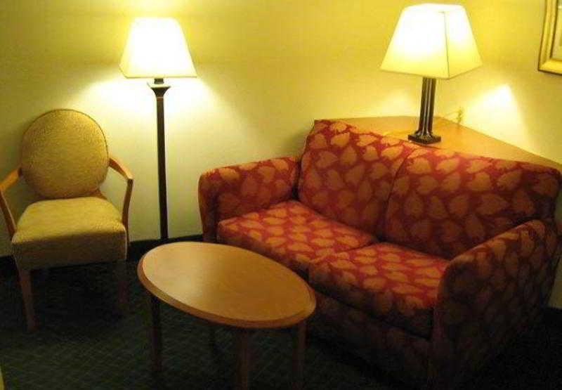 Fairfield Inn & Suites Μπόμοντ Δωμάτιο φωτογραφία